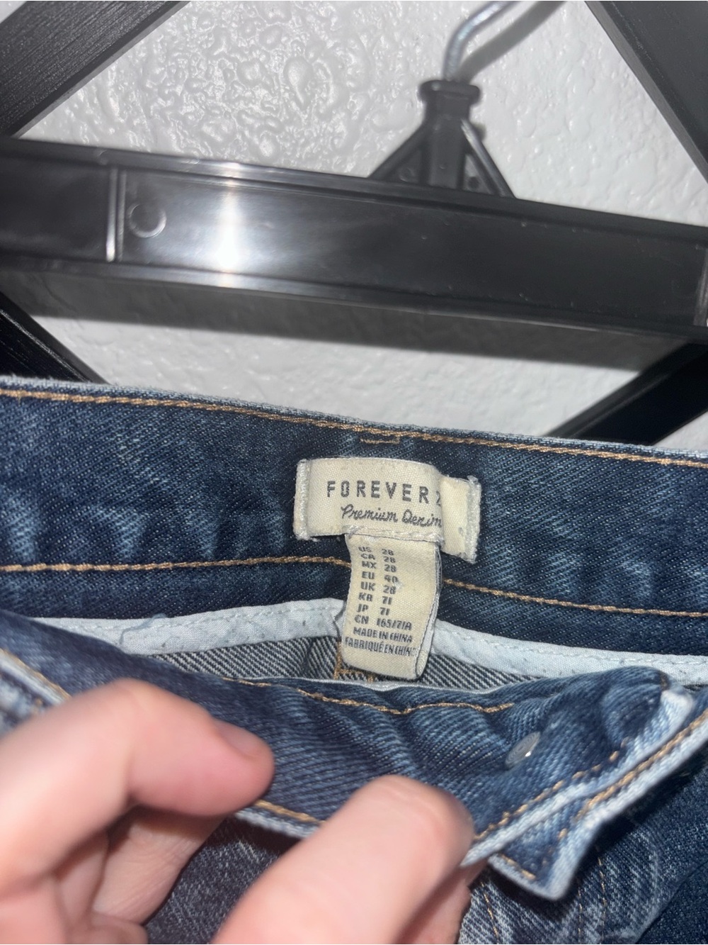 Forever 21 Premium Denim Dark Wash Jean Shorts Raw Hem Low Rise Size 28 - Picture 3 of 4